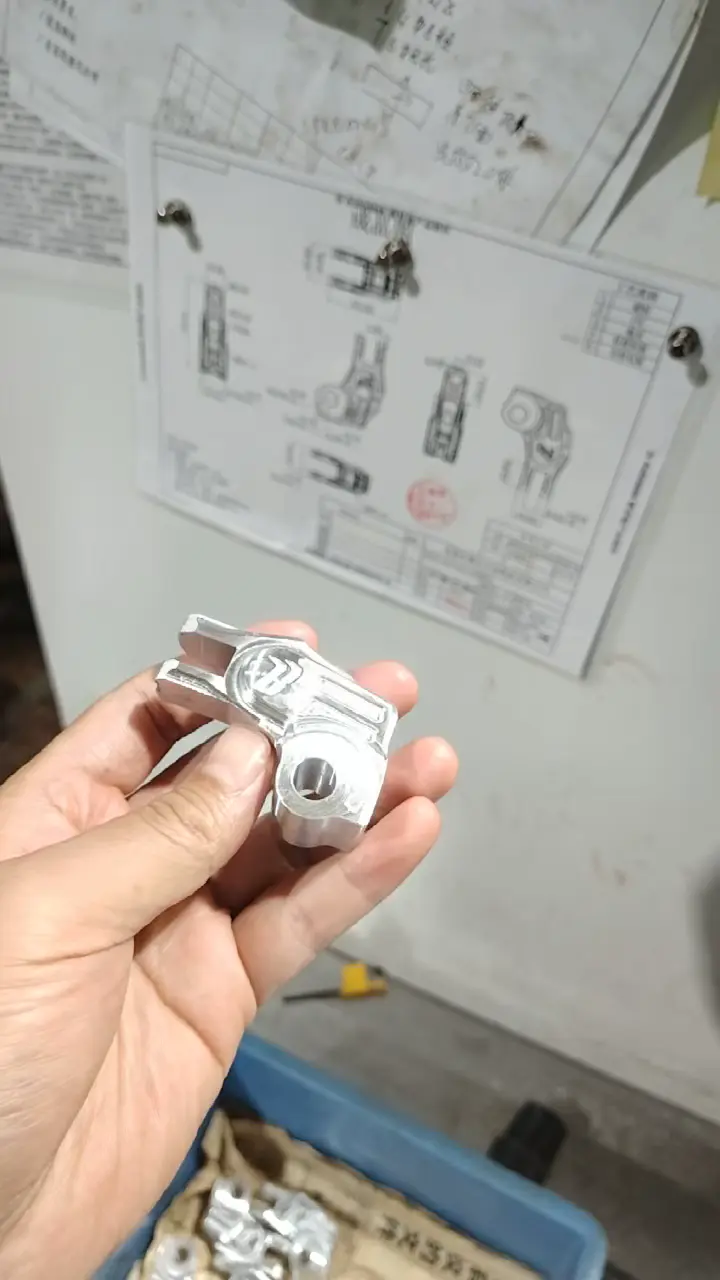 d3a651a01558f48e50bee24cae398aa2_0